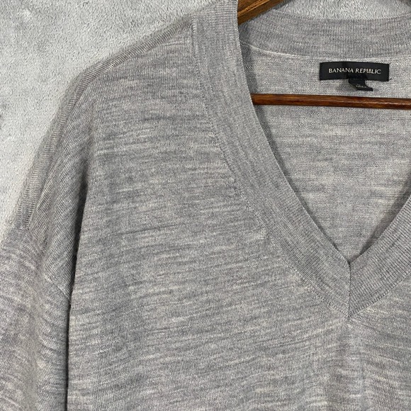 Banana Republic Sweater Womens Large Gray V-Neck 100% Merino Wool Relaxed Fit - Picture 3 of 11